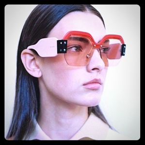 Miu Miu
SORBET SMU09S
red pink/light pink
